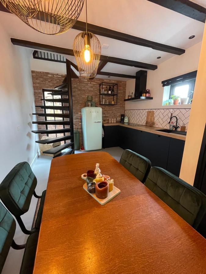 B&B Gasthuisstraat Доккум Экстерьер фото